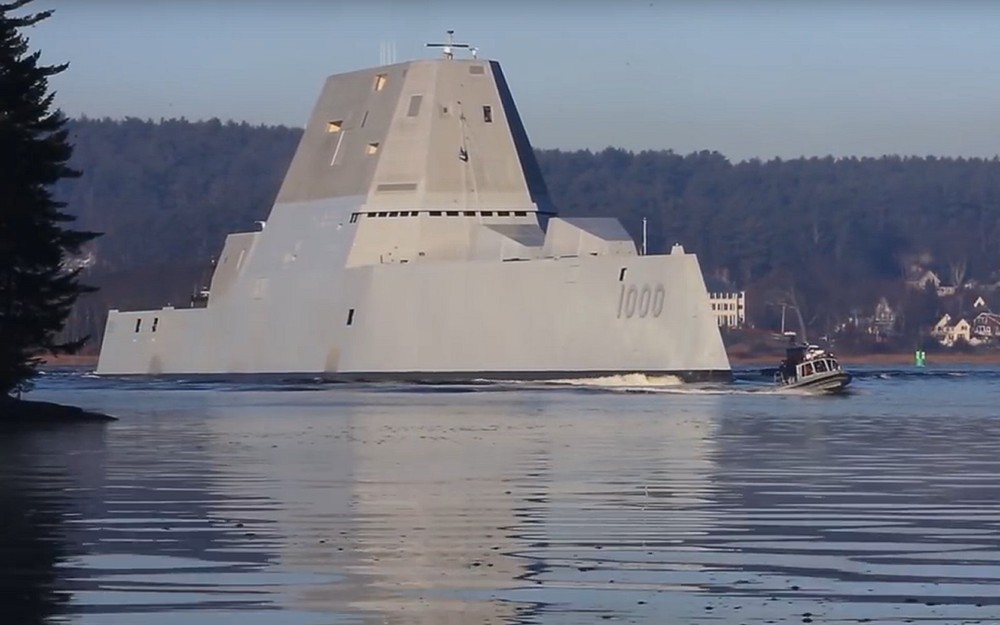 Tàu khu trục DDG-1000 lớp Zumwalt là lớp tàu mới nhất của Hải Quân Mỹ được thiết kế và đóng bởi công ty General Dynamic tại nhà máy đóng tàu Bath Iron Work. Hải quân Mỹ dự định sẽ đóng 3 tàu mang tên Đô đốc Elmo Zumwalt, Michael Mansoor và Tổng thống Lyndon B. Jonhson, giá mỗi chiếc khoảng 4,4 tỉ USD.