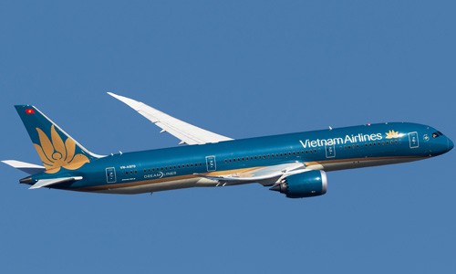 Máy bay Vietnam Airlines hạ cánh khẩn cấp cứu hành khách co giật