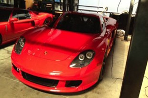 Porsche Carrera GT: Đây cũng chính là chiếc xe khiến Paul tử nạn cùng với người bạn thân Roger Rodas hồi cuối tháng 11 vừa qua.