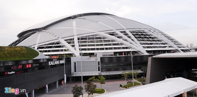 Khu liên hợp thể thao Quốc gia Sports Hub (Singapore) mới được khánh thành hồi tháng 6/2014.  Kỳ quan thể thao Singapore nổi bật với thiết kế hoàn toàn mới lạ và được đánh giá đẹp nhất Đông Nam Á.