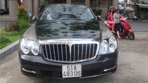 Trang tin Autogespot gần đây thường chú ý đến những mẫu xe đắt tiền tại Việt Nam. Sau Bentley Mulsanne, Lamborghini Murcielago LP670-4 SuperVeloce, Lamborghini Gallardo SE, Ferrari 458 Italia, lại đến chiếc Maybach 62S đeo biển số 51A-483.06 xuất hiện trên chuyên trang này.