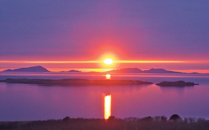 Đảo Skye - một trong những địa điểm du lịch có cảnh quan thiên nhiên hoang sơ tuyệt đẹp ở Scotland.