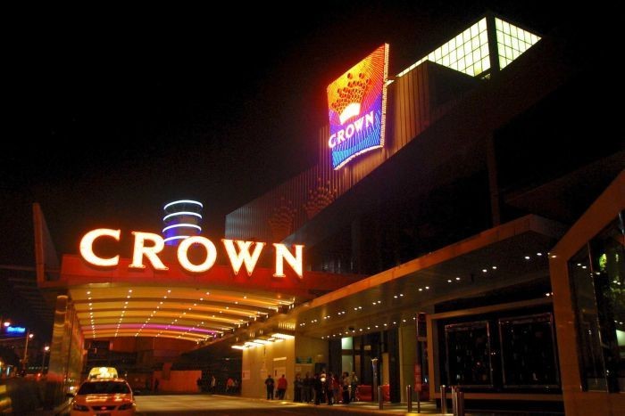 The Crown Casino, thuộc tổ hợp Giải trí và Casino Crown - một trong những tổ hợp sòng bạc lớn của Australia - nằm trong khu vực kinh doanh trung tâm Southbank của Melbourne.