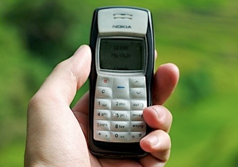 Nokia 1100 (năm 2003): Đây là chiếc điện thoại của Nokia ăn khách nhất thế giới với hơn 250 triệu máy được tiêu thụ toàn cầu. Điện thoại 1100 đã làm trao đảo thị trường với tính năng nghe gọi nhắn tin, pin lâu.