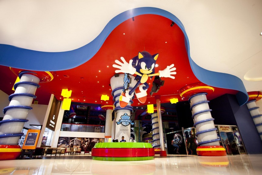 Sega Republic: Khu tổ hợp Sega Republic, một  địa điểm du lịch "hút khách" của Dubai, vượt xa Disney World về quy mô và sự đa dạng về các trò vui chơi giải trí. Từ những máng trượt khổng lồ, các trò chơi hấp dẫn tới hóa thạch khủng long, Sega Republic là thiên đường với những ai mê điện tử và các hoạt động vui chơi trong nhà.