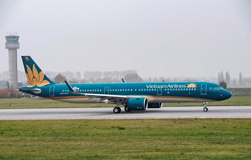 Về việc ngày 26/7, một nữ hành khách của hãng Vietnam Airlines bị chảy máu ngực nghi  vỡ túi ngực khi đang ngồi trên máy bay, bác sỹ Hoàng Văn Hồng, quyền Trưởng khoa Phẫu thuật Tạo Hình Thẩm mỹ Bệnh viện Đại học Y Hà Nội cho biết túi ngực không thể bị vỡ trên máy bay do nguyên nhân thay đổi áp suất, hay do bất kể nguyên nhân gì.