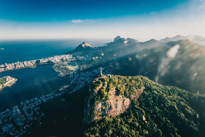 1. Brazil có rất nhiều di sản được UNESCO công nhận:  Đất nước Brazil có tới 7 di sản thiên nhiên và 14 di sản văn hóa thế giới được UNESCO công nhận. Trong số các địa điểm tự nhiên được UNESCO công nhận, nổi bật nhất phải kể tới các quần đảo tuyệt đẹp và vườn quốc gia Iguaçu.