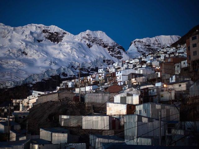 La Rinconada ở Peru là nơi sinh sống của con người ở vị trí cao nhất thế giới, với độ cao cách mặt nước biển chừng 5100 m, cũng đồng thời có một số điều kiện sống “tàn bạo nhất”.