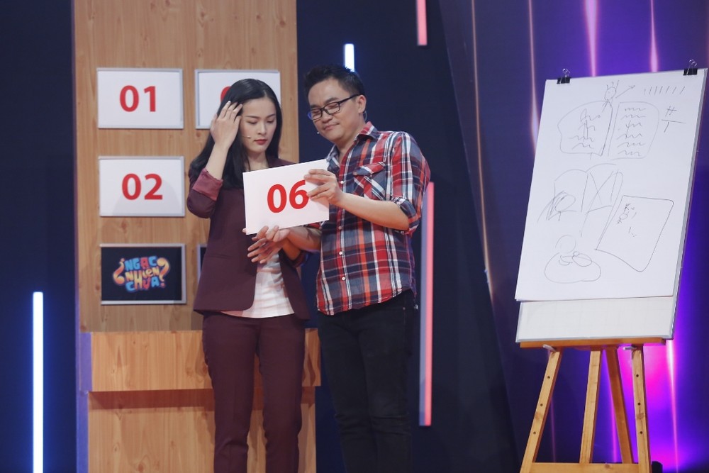 Ngạc Nhiên Chưa là gameshow do Đài truyền hình TP.HCM phối hợp cùng công ty Đông Tây promotion thực hiện. Hai đội chơi sẽ lần lượt vượt qua các trò đuổi hình bắt chữ, thử tài đoàn ý để giành lấy giải thưởng chung cuộc của chương trình. “Ngạc Nhiên chưa” phát sóng hàng tuần lúc 19h, thứ Tư trên kênh HTV7.