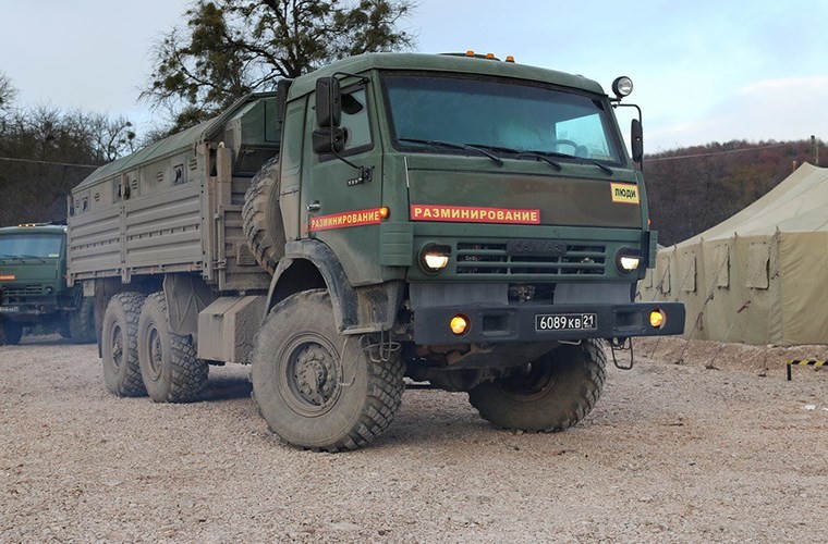  Xe tải Kamaz-5350 6x6 được các đơn vị vũ trang Nga đưa vào trang bị từ năm 2003, nó có thể được xem là ứng cử viên thay thế cho các dòng xe tải đặc chủng do Liên Xô chế tạo vẫn đang được Quân đội Nga sử dụng.