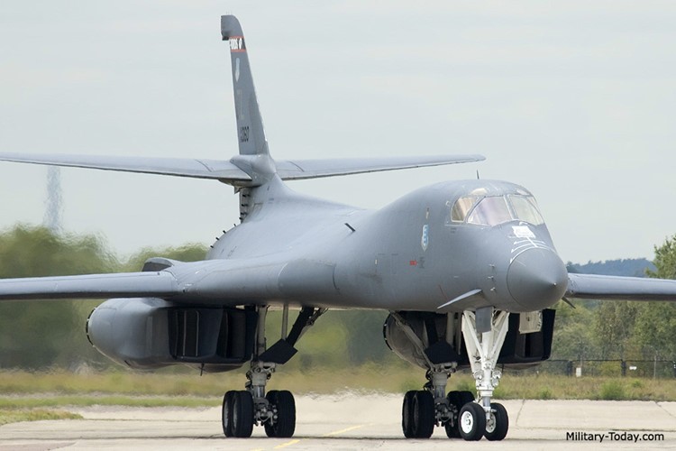 Mẫu  máy bay ném bom tàng hình  B-1B Lancer xuất hiện lần đầu năm 1960. (Ảnh: military-today)