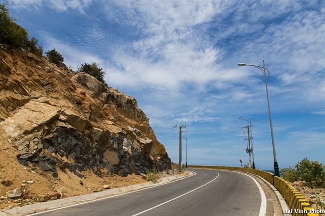 Ảnh: Cái nắng tê người trên cung đường Phan Rang - Tháp Chàm