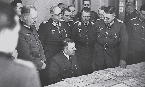 Cận vệ kể giây phút cuối cùng của trùm phát xít Hitler