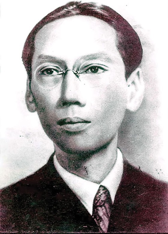  Vua Duy Tân (1900 - 1945) tên khai sinh Nguyễn Phúc Vĩnh San, là con thứ 8 của vua Thành Thái và là hoàng đế thứ 11 của nhà Nguyễn.