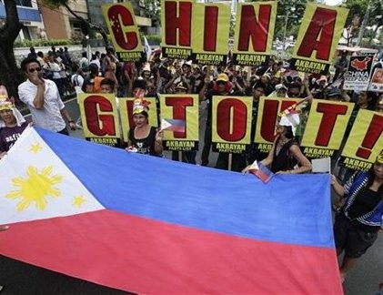 Philippines náo động trong chiến dịch toàn cầu chống TQ 