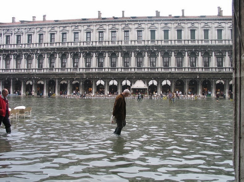 Lũ lụt xảy ra định kỳ tại thành phố lãng mạn nhất châu Âu, Venice và thị trấn lân cận Chioggia vào mùa thu và mùa xuân.