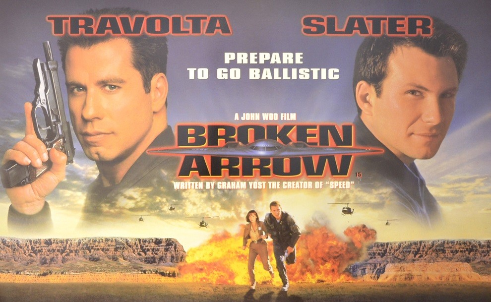 Bộ phim Broken Arow năm 1996 của John Woo có một câu thoại đáng nhớ - do diễn viên Frank Whaley nói - "Tôi không biết điều gì đáng sợ hơn, mất vũ khí hạt nhân hay việc nó xảy ra thường xuyên đến mức có hẳn một thuật ngữ để gọi nó". Ảnh: Warner.