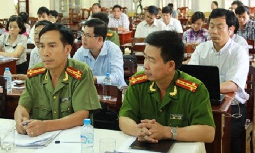 Vụ "áp giải học sinh ở sân trường": Điều tra tình tiết mới