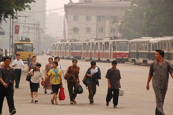 Triều Tiên: Năm 2016, đất nước Triều Tiên chỉ đón 100.000 du khách ghé thăm. Du khách không thể đi du lịch một mình tới  quốc gia này mà phải đi cùng đoàn, có hướng dẫn viên người bản địa đi kèm. Bên cạnh đó, có những địa điểm bị hạn chế tham quan.