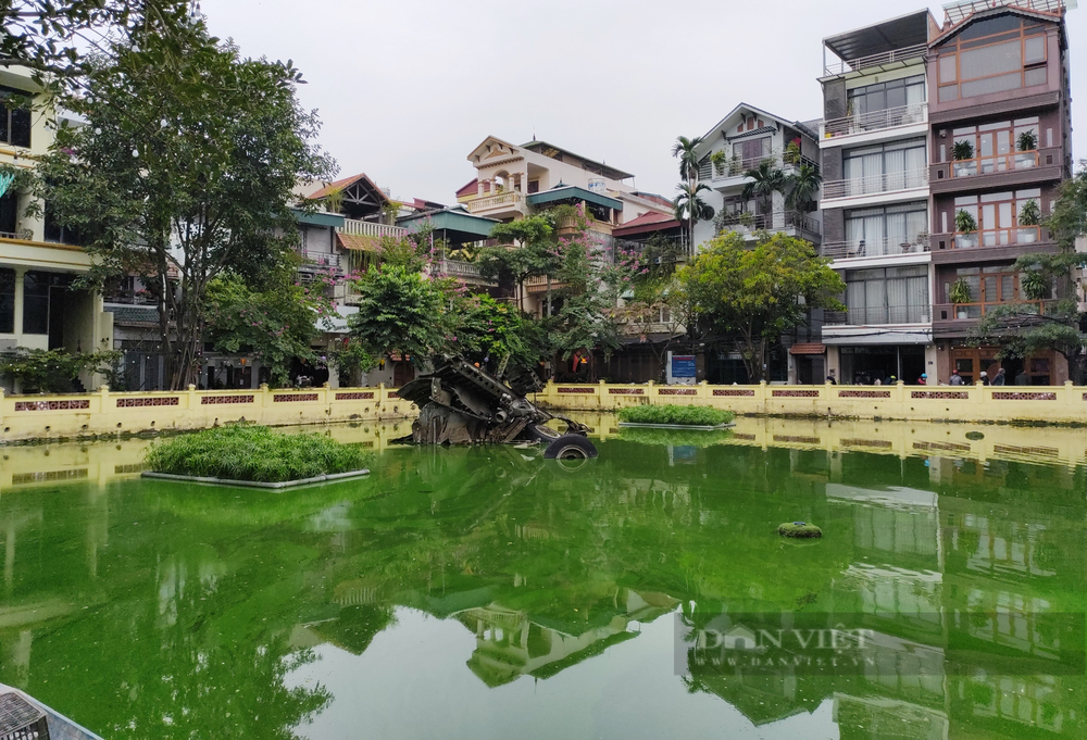 Đơn vị bắn chiếc B-52 rơi xuống làng hoa Ngọc Hà là Tiểu đoàn 72, Trung đoàn 285 thuộc Đoàn Phòng không Hải Phòng. Ngày 22/12/1972, Tiểu đoàn 72 đang chiến đấu bảo vệ Hải Phòng thì nhận được lệnh lên tăng cường cho Hà Nội.