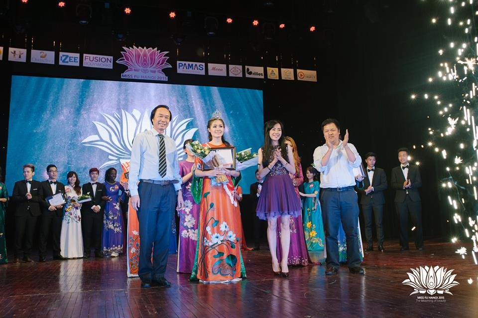 Trần Bảo Ánh là nữ sinh vừa đăng quang ngôi vị Miss Fu -  Hoa khôi Đại học FPT 2015 sau đêm chung kết cuộc thi diễn ra vào tối 17/6. Nữ sinh sinh năm 1993 đã vượt qua chặng đường khá dài, thể hiện được nhan sắc, tài năng của mình để xứng đáng trở thành Tân Hoa khôi.