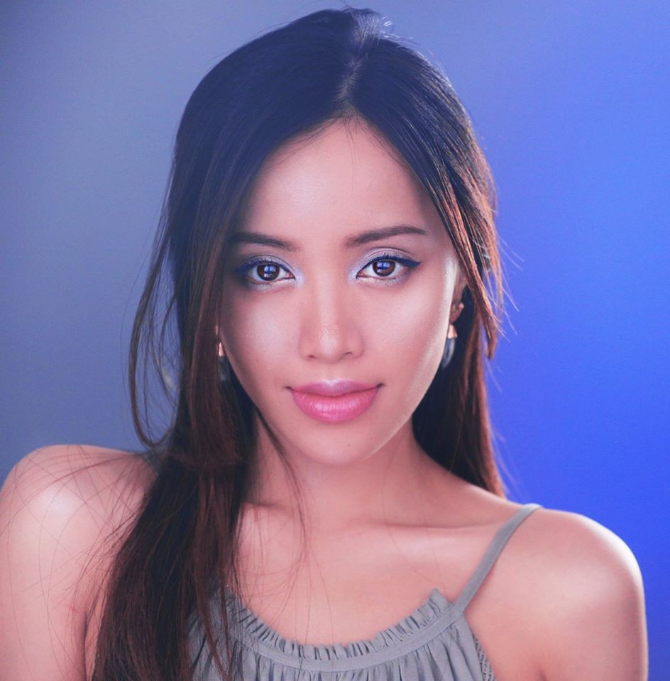 Michelle Phan là cái tên không còn xa lạ với giới trẻ Việt. Là một 8X tài năng, xinh đẹp và đổi đời nhờ mạng xã hội, Michelle Phan được biết đến là một  nữ triệu phú gốc Việt có sự nghiệp bay cao khiến bất kỳ ai cũng phải ngưỡng mộ. Giới trẻ hâm mộ Michelle Phan nhờ những clip khoe tài trang điểm của cô và cũng nể phục cô bởi khả năng kiếm tiền đáng kinh ngạc. 