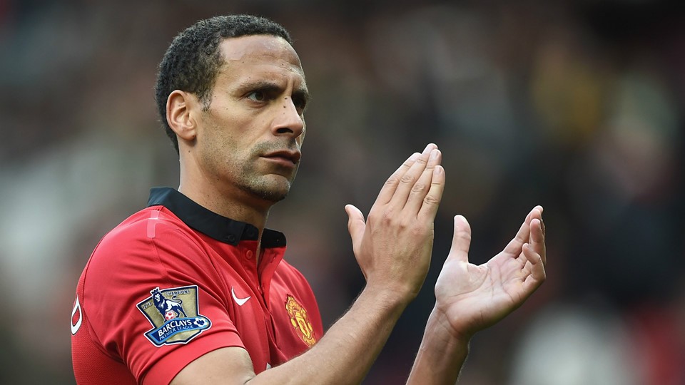  10. Rio Ferdinand (trung vệ - 30 triệu bảng): 17 danh hiệu trong 12 mùa, trong đó có 6 chức vô địch Premier League, 1 Champions League, mức giá 30 triệu bảng vẫn còn quá rẻ so với một huyền thoại như Rio.