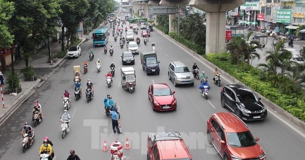 Thấy gì sau 2 ngày tách dòng ô tô, xe máy trên đường Nguyễn Trãi