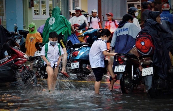 Dự báo thời tiết ngày 14/9: Mưa lớn cục bộ, nhiều nơi có lốc sét