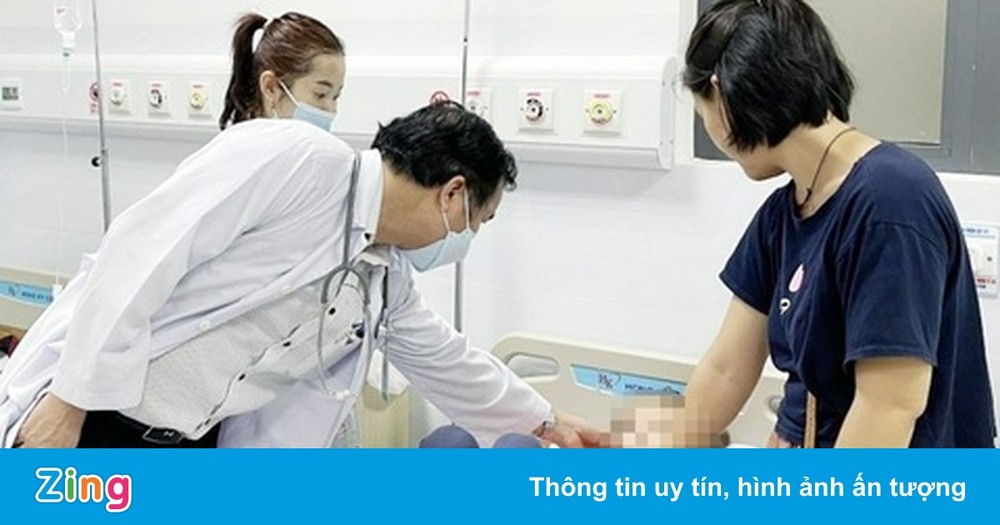 Tiền Giang:16 học sinh lớp 3 nhập viện sau khi ăn bánh, uống sữa