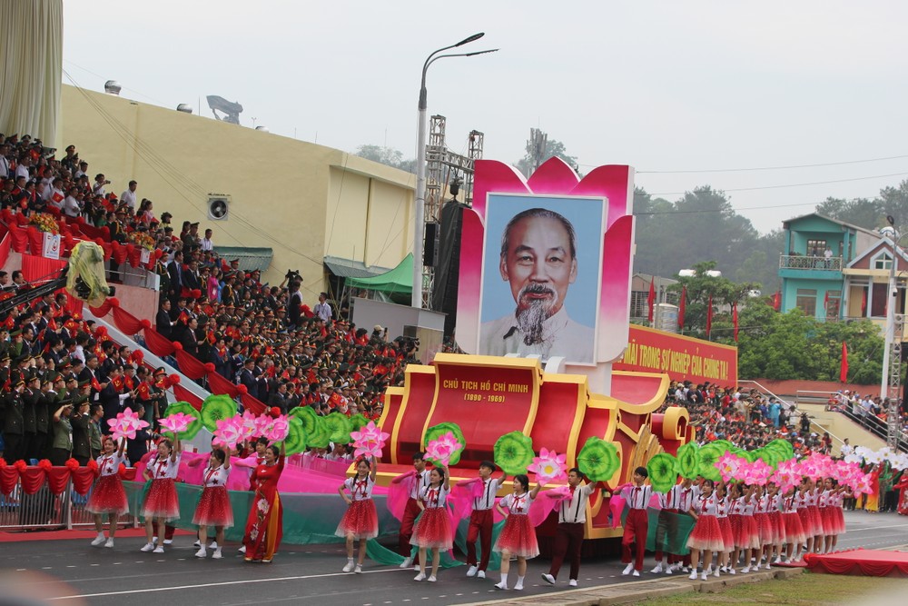 Sáng 7/5/2024, Lễ kỷ niệm 70 năm Chiến thắng lịch sử  Điện Biên Phủ (7/5/1954 - 7/5/2024) được tổ chức trọng thể tại thành phố Điện Biên Phủ, tỉnh Điện Biên.