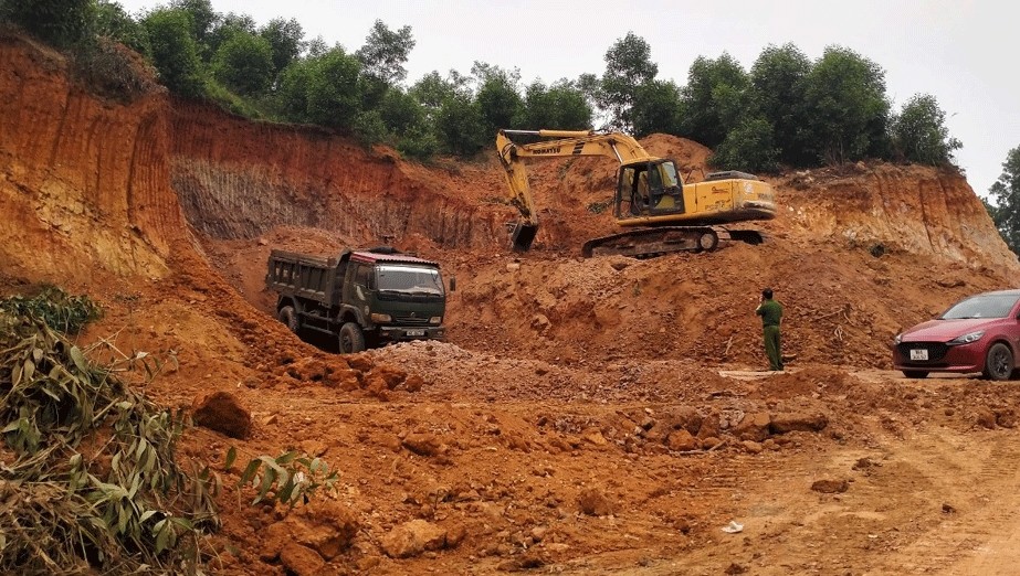 Hé lộ ông chủ Cty Quốc Kỳ vi phạm khai thác khoáng sản bị phạt 500 triệu đồng