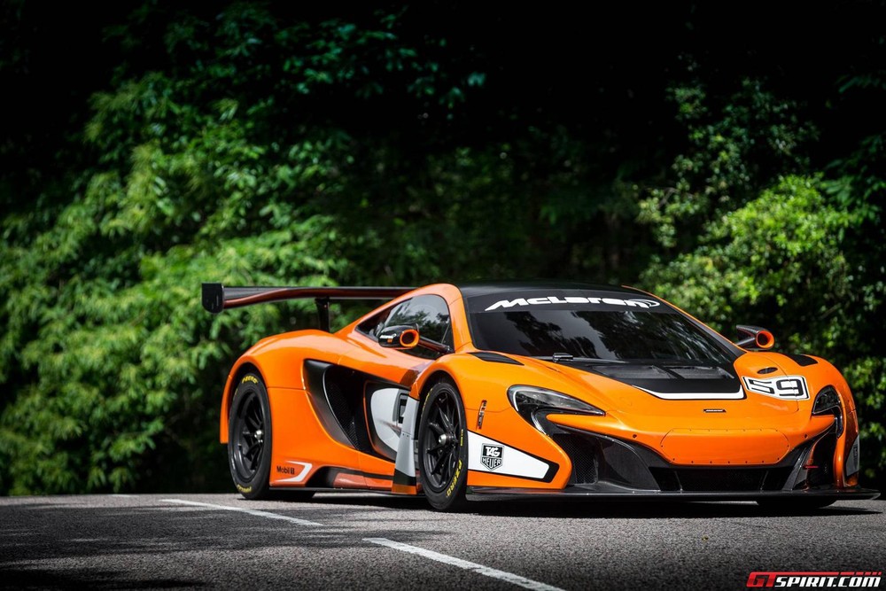 Siêu xe McLaren 650 GT3 đã chính thức được giới thiệu trong ngày hội Goodwood of Speed hôm 28/6 với phong cách thể thao mạnh mẽ khiến người hâm mộ bất ngờ.