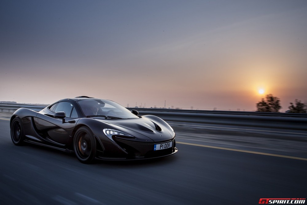 Những hình ảnh chi tiết đầu tiên của siêu xe McLaren P1 GTR bị rò rỉ tại 1 cửa hàng McLaren có trụ sở tại Mỹ. Một khách hàng tiềm năng của hãng được gửi email giới thiệu siêu phẩm này và đã tung lên mạng.