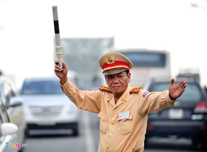 Thượng tá Lê Đức Đoàn (sinh năm 1959) là chiến sĩ thuộc Đội CSGT số 1, Công an thành phố Hà Nội.