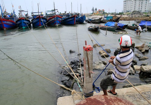 Khẩn trương ứng phó bão số 1 trên biển Đông