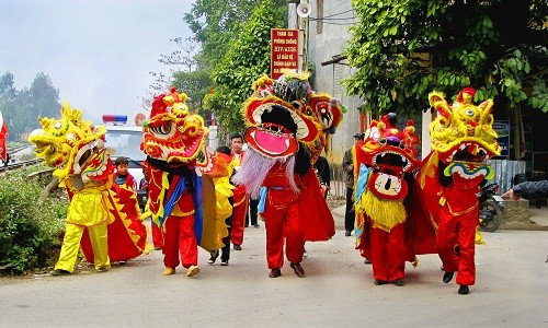 Đủ loại dịch vụ lạ đời hốt bạc dịp Tết Ất Mùi