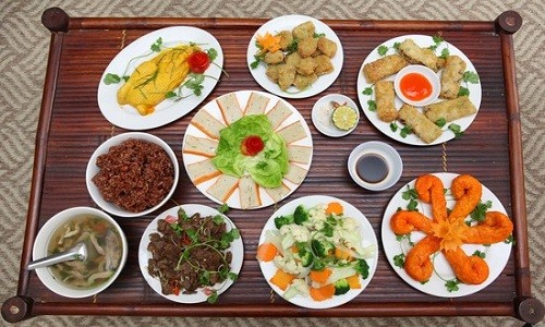 "Bóc giá" mâm cỗ chay cúng ngày rằm tháng 7