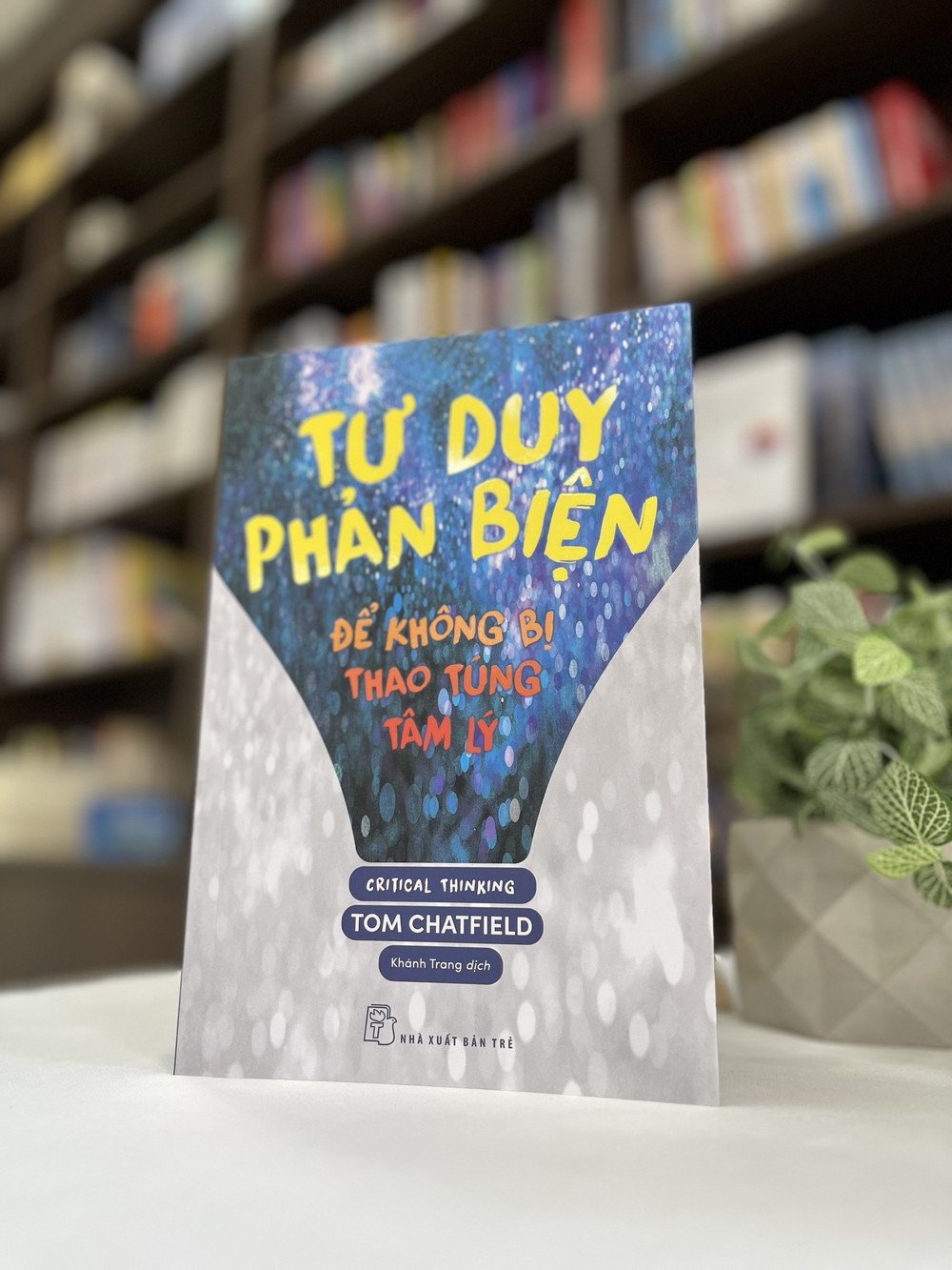 Tư duy phản biện - Để không bị thao túng tâm lý:  Sách viết về một trong những chủ đề được quan tâm nhiều nhất: chống thao túng tâm lý và làm sao để lập luận sắc bén, thuyết phục. Đây là điều mà bất kỳ ai, ở môi trường nào cũng cần đến.