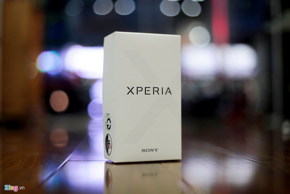  Sony Xperia XA1 Ultra được một cửa hàng trên đường Lê Hồng Phong, TP.HCM chào bán với giá 8 triệu đồng. Model này hiện có 2 màu là trắng và đen.