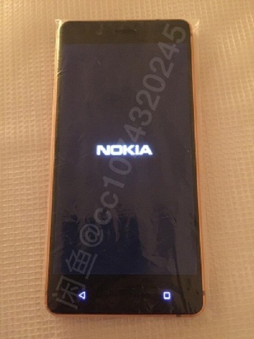 Thực tế đến thời điểm này những hình ảnh rò rỉ của  Nokia 8 không phải là mới, nhưng đây là lần đầu tiên hình ảnh của thiết bị rò rỉ thông qua một nhà bán lẻ, cùng với đó là thông số kỹ thuật chi tiết và giá bán của thiết bị.