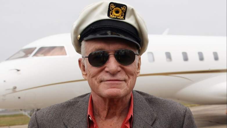 Đêm 27/9, đại diện của ông chủ tạp chí Playboy cho biết trên E! News,  Hugh Hefner đã qua đời bình yên tại nhà riêng ở tuổi 91. Ảnh: Heavy