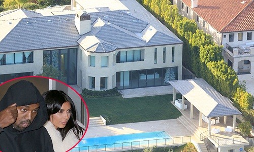 Mới đây, vợ chồng  Kim Kardashian và Kanye West đã quyết định bán căn biệt thự sang trọng ở Bel Air để chuyển tới dinh thự khác. Ảnh: X17 Online.