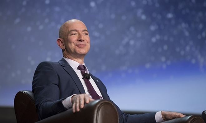 Mới đây, tài sản của tỷ phú  Jeff Bezos đã chạm mốc cao kỷ lục 105,1 tỷ USD. Ảnh: Bloomberg.