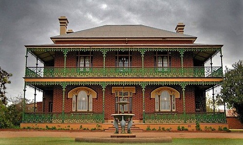 Được xây dựng vào năm 1885, Monte Cristo Homestead là một di tích lịch sử ở thị trấn Junee, New South Wales (Australia).