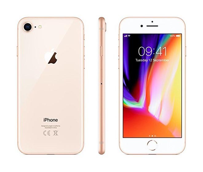 1. iPhone 8 (4.7 inch). Thực sự so với iPhone X thì iPhone 8 hoàn toàn không thua kém khi sở hữu chip xử lý A11 và hỗ trợ sạc nhanh - điều mà các iPhone trước đó không có được. Ngoài ra, thời lương pin được cải thiện so với iPhone 7 cũng là ưu điểm nổi bật mà bạn tìm được trên chiếc  smartphone màn hình dưới 5 inch này.