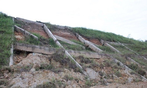 Nước ngầm đẩy gãy kênh bê tông ở dự án thuỷ lợi ngàn tỉ?