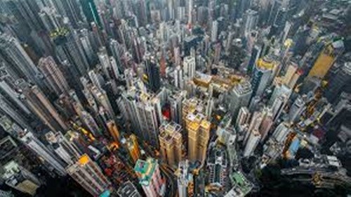 Cụ thể, chi phí nhà ở và văn phòng trung bình tại Hong Kong vào khoảng 112.400 USD/năm, tăng 5% trong vòng 12 tháng. Ảnh: BlazePress.