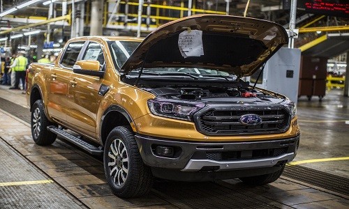 Theo kế hoạch,  Ford Ranger 2019 sẽ xuất hiện tại các đại lý từ đầu năm tới và sẽ tới tay khách hàng ngay sau đó. Bán tải mới của Ford sẽ có hai bản: SuperCab (hai cửa) và SuperCrew (bốn cửa).