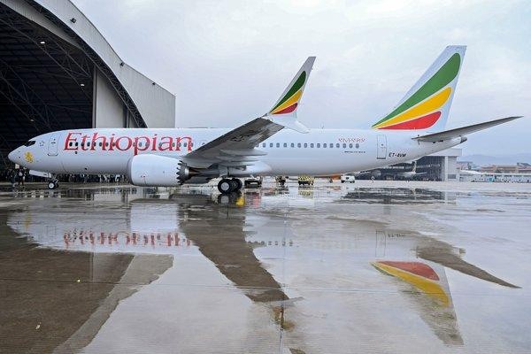 Ngay sau vụ máy bay của hãng Ethiopian Airlines gặp nạn khi đang trên hành trình tới Nairobi (Kenya) khiến toàn bộ 157 người thiệt mạng, nhiều quốc gia (trong đó có Malaysia, Anh, Australia, Oman) đã đình chỉ hoạt động của các máy bay  Boeing 737 Max. Ảnh: Nytimes.